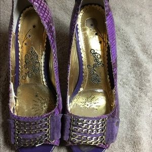 Naughty monkey purple reptile heels 8.5